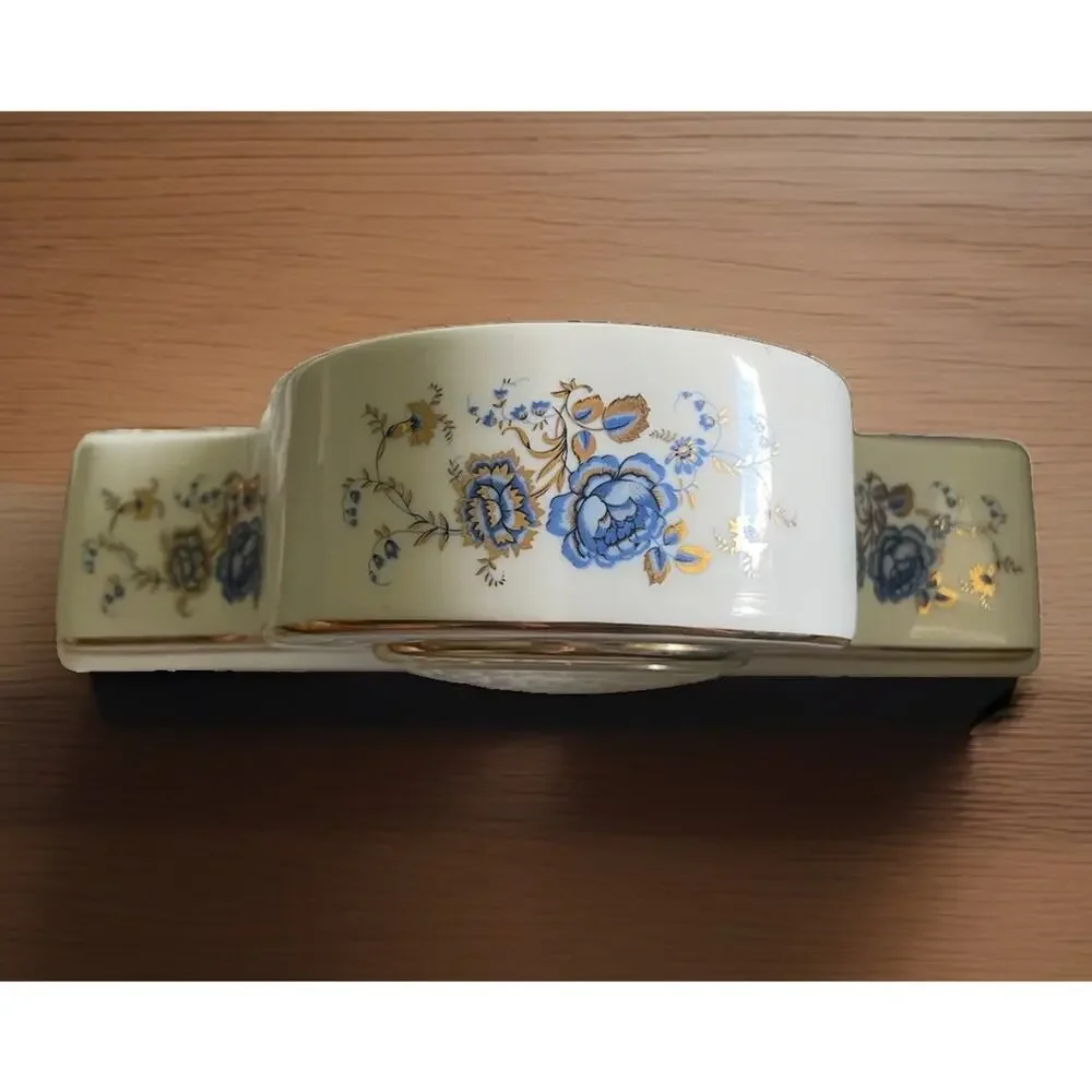 Vintage Elgin Quartz Mantel Clock Porcelain White Blue Floral Gold Trim Works